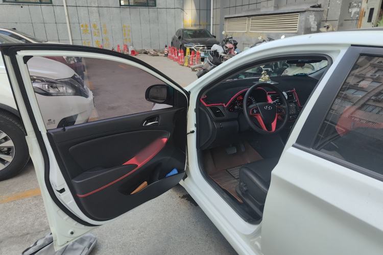 Used Hyundai Verna Ray 2014 1.6L Automatic TOP