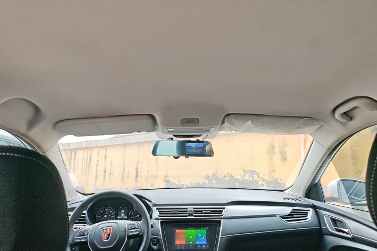 Used Roewe i5 2020 1.5L Manual 4G Connect Luxury Edition
