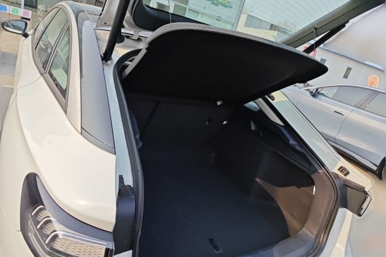 Used Volkswagen ID.7 VIZZION 2024 AIR model Trunk