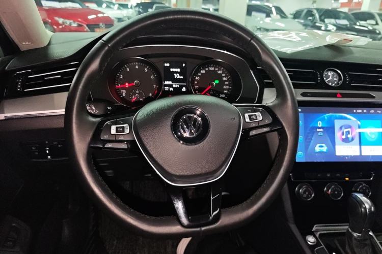 Used Volkswagen Magotan 2018 330TSI DSG Advanced Model Steering Wheel