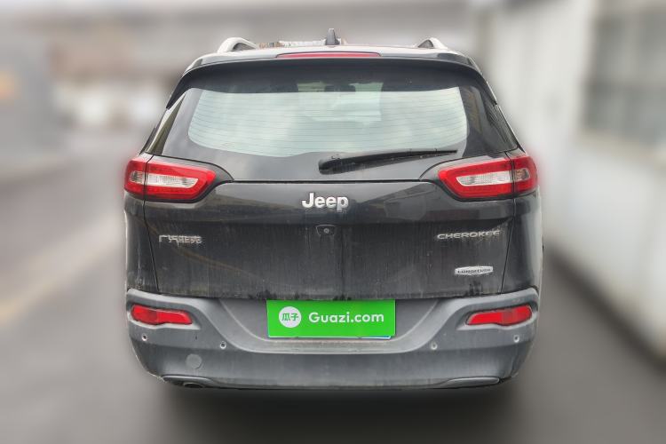 Used Jeep Cherokee 2017 2.0L Superior Edition