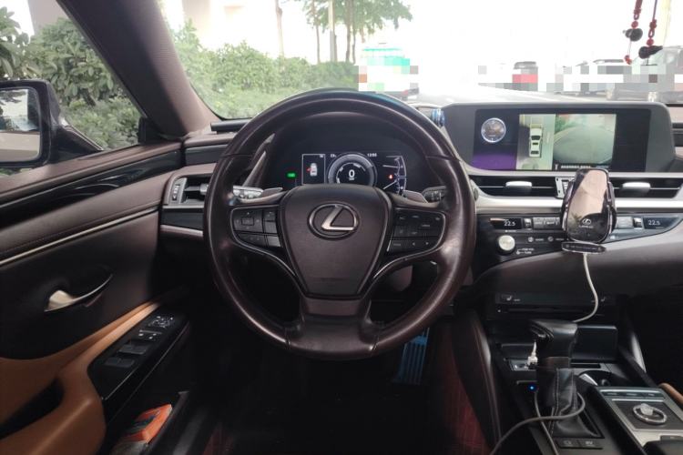 Used Lexus ES 2018 300h Premier Edition China V Standard
