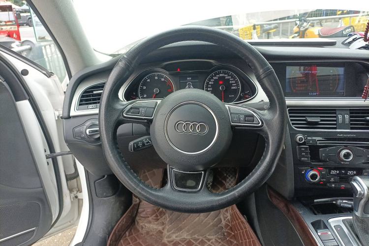 Used Audi A4L 2015 35 TFSI Automatic Comfort Model

