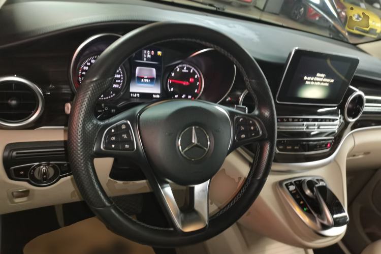 Used Mercedes-Benz V-Class 2018 V 260 Avantgarde Edition China VI