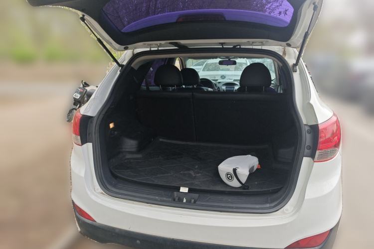 Used Hyundai ix35 2012 2.0L Automatic Two-Wheel Drive Elite Edition GLS Trunk