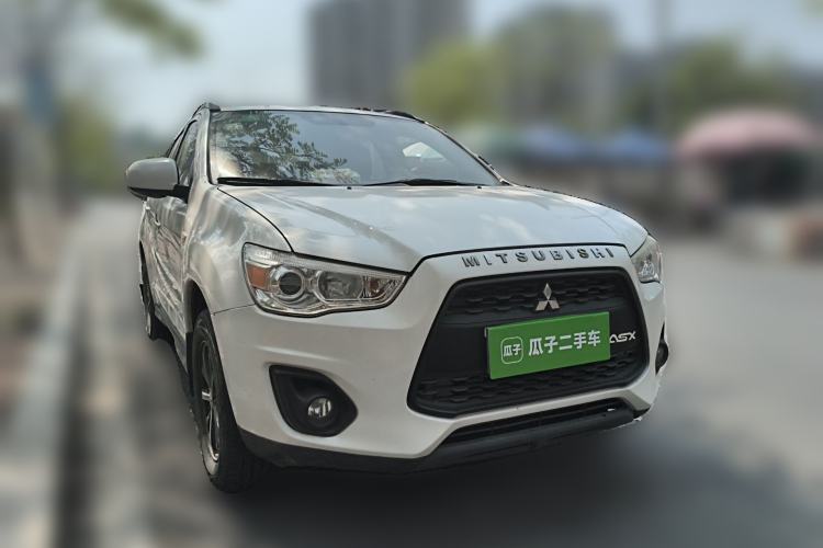 Used Mitsubishi ASX 2013 2.0L CVT Two-Wheel Drive Elite Edition Front Right 45 Deg