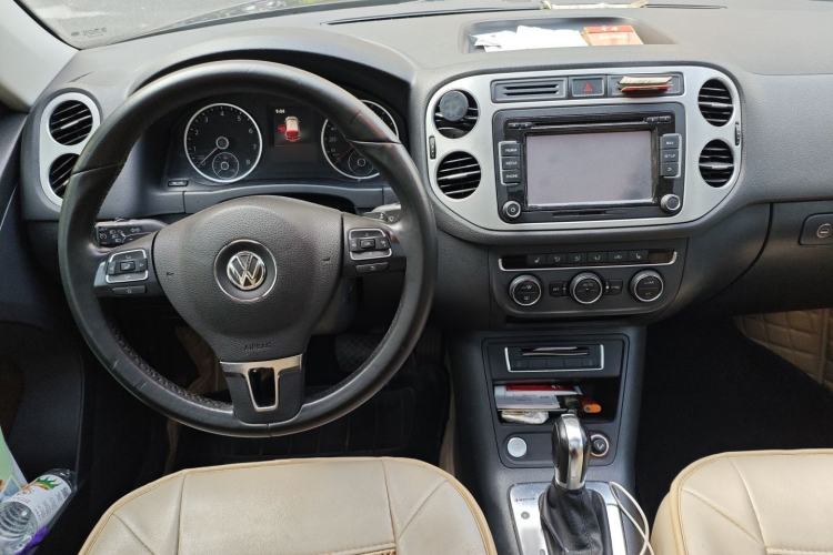 Used Volkswagen Tiguan 2015 2.0 TSI Automatic All-Wheel Drive Luxury Edition Steering Wheel