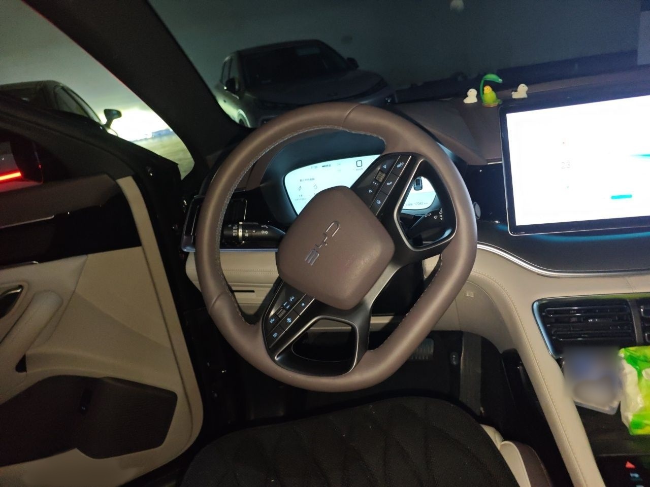 BYD Song PLUS New Energy 2025 DM-i Intelligent Driving 112KM Prestige Model — снимка 9