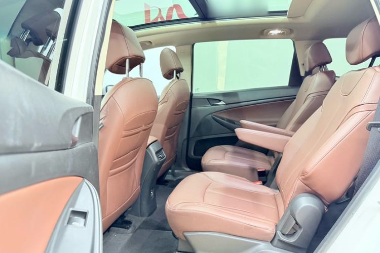 Used Buick GL6 2019 18T 6-Seater Connected Luxury Version China VI Standard