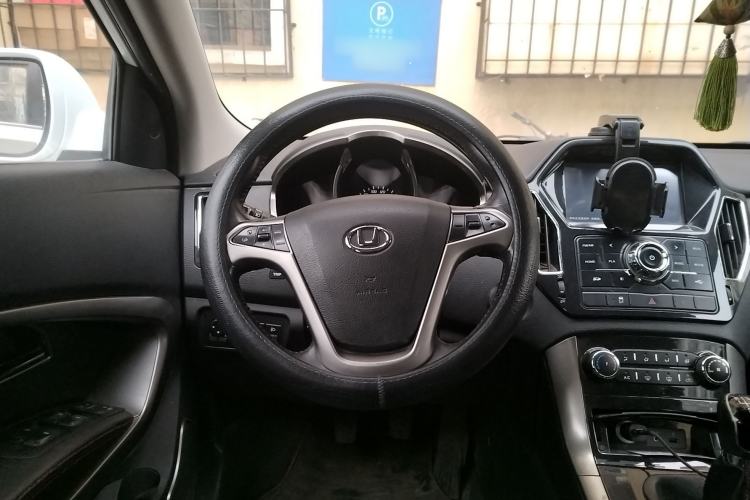 Used Huatai Santa Fe 2015 1.5T Gasoline Manual Two-Wheel Drive Luxury Model Steering Wheel