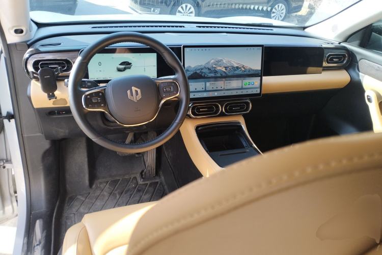 Used Leapmotor C11 2024 Range-Extended 300 Luxury Edition
