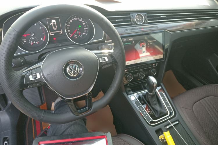 Used Volkswagen Magotan 2017 330TSI DSG Luxury Model
