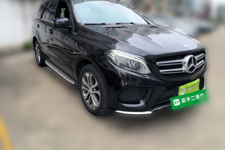 Used Mercedes-Benz GLE 2016 GLE 300 d 4MATIC Front Right 45 Deg