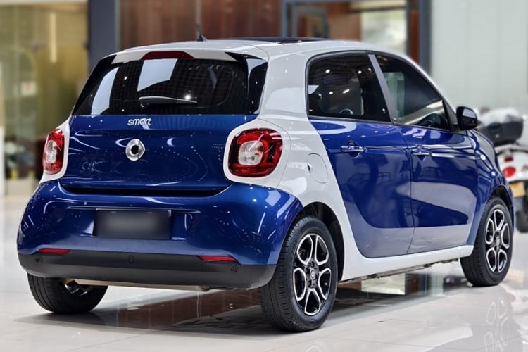 Used smart forfour 2016 0.9T 66 kW Pioneer Edition