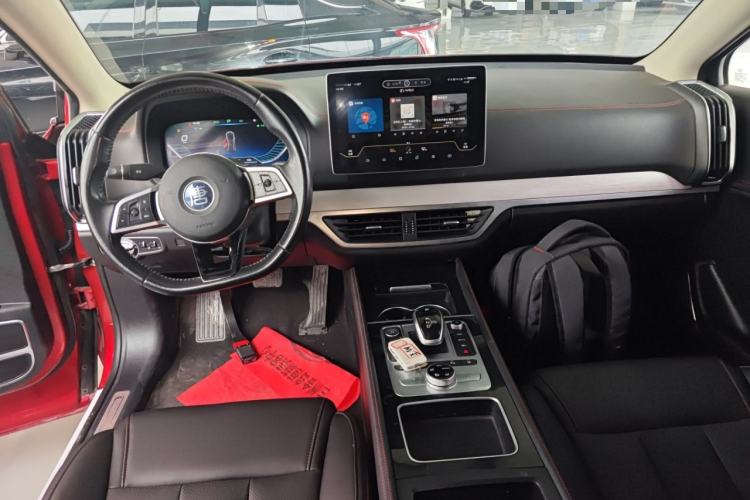 Used BYD Tang New Energy 2018 DM 2.0T All-Wheel Drive Smart Connectivity Luxury Model 7 Seats China V Emission Standard Center Console