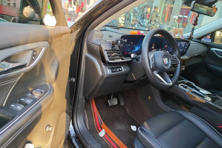 Used Buick Envision 2025 Encore Plus 28T Two-Wheel-Drive Platinum Edition