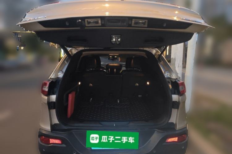 Used Jeep Cherokee 2014 2.4L Luxury Edition