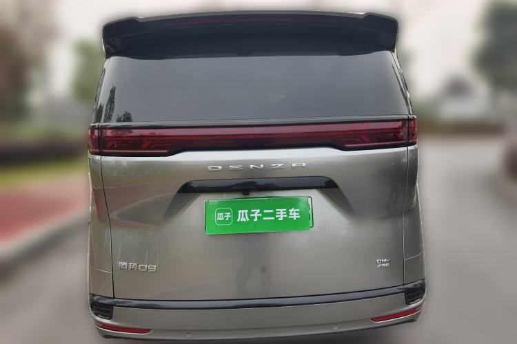 Used Denza D9 2022 DM-i 970 Four-Wheel Drive Flagship Model
