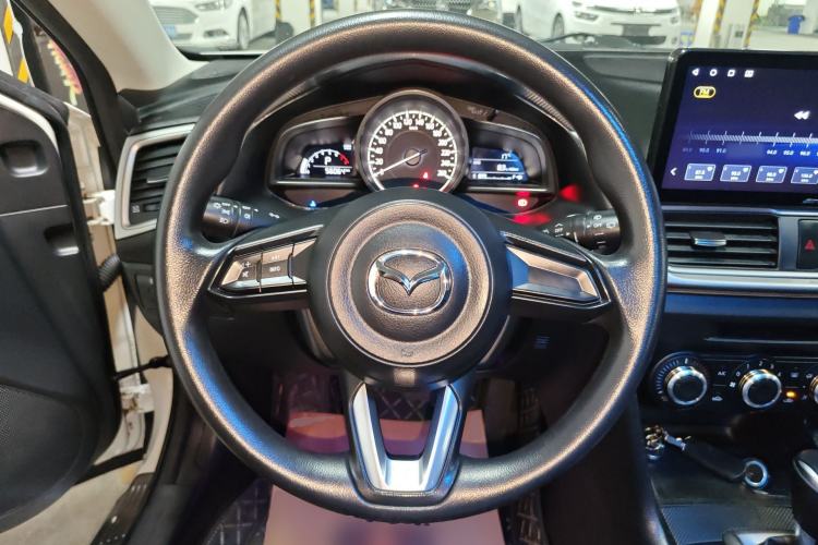 Used Mazda 3 Axela 2017 Hatchback 1.5L Automatic Comfort Model Emission Standard China V
