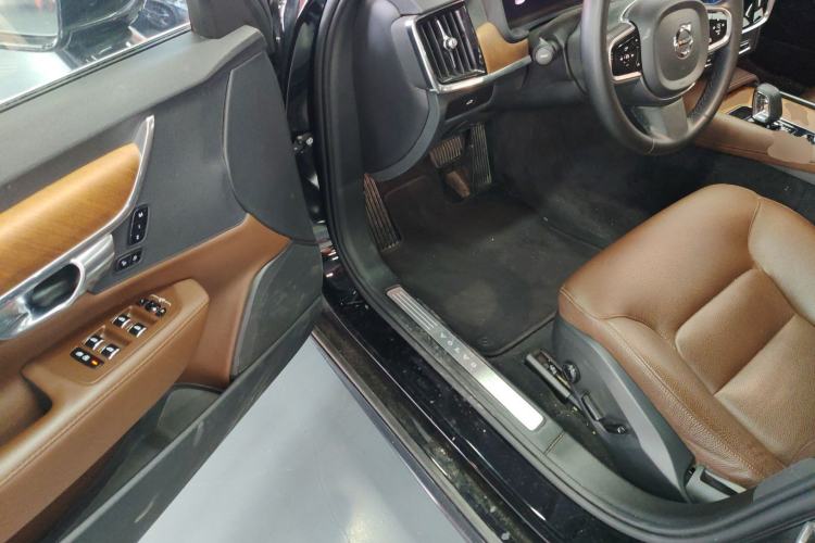 Used Volvo S90 2024 B5 Zhiyi Luxury Edition