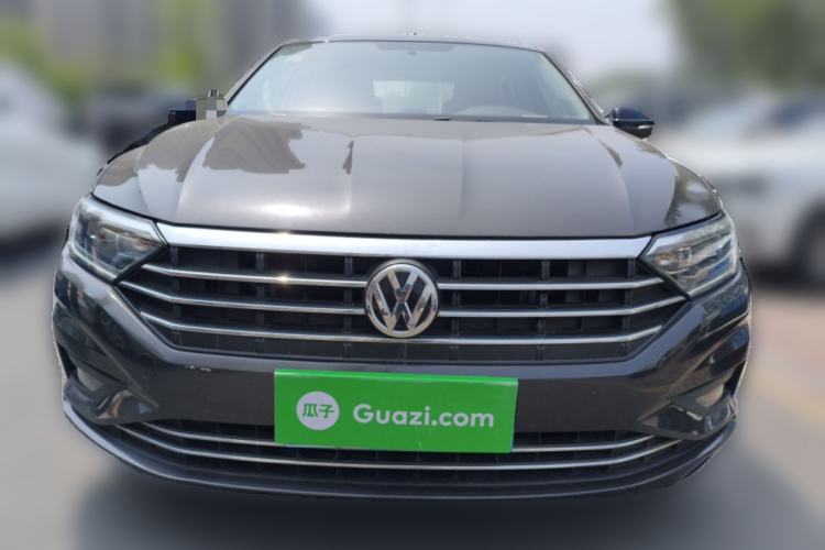 Used Volkswagen Sagitar  Front