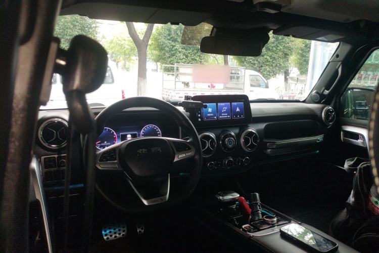 Used BAIC Off-Road BJ40 2023 2.0T Automatic Four-Wheel Drive Urban Hunter Edition Chivalrous Type Center Console