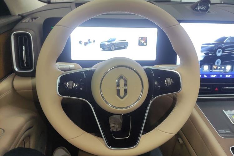 Used Hima AITO M9 2025 Extended-Range Ultra Version 52 kWh 6-Seater Steering Wheel