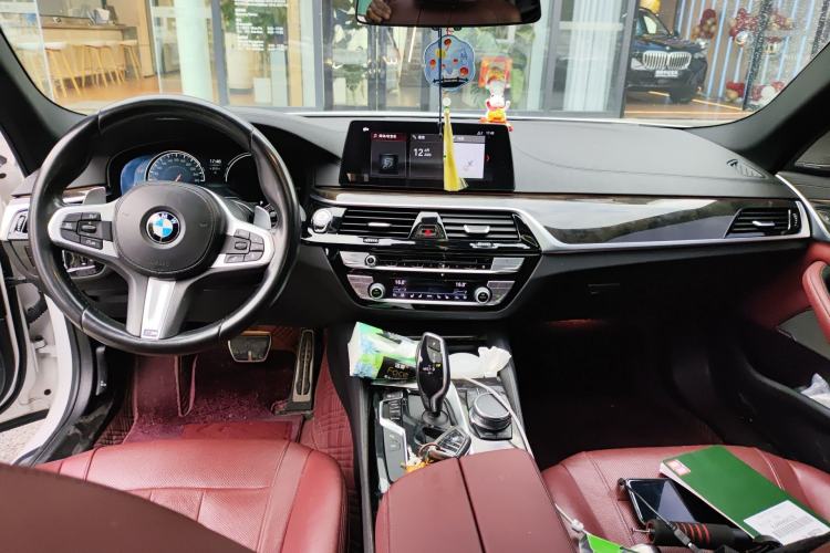 Used BMW 5 Series 2018 Restyled 530Li Luxury Edition M Sport Package Center Console