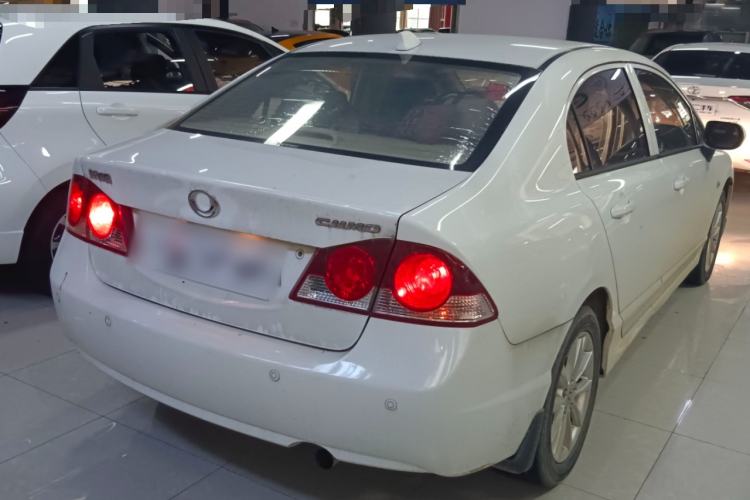 Used CIIMO 2015 1.8L Automatic Luxury Edition