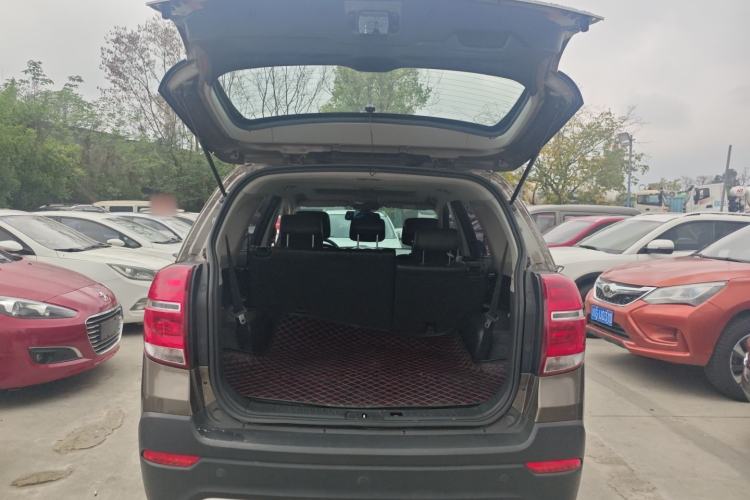 Used Chevrolet Captiva 2015 2.4L 4x4 Flagship Edition 7-Seater