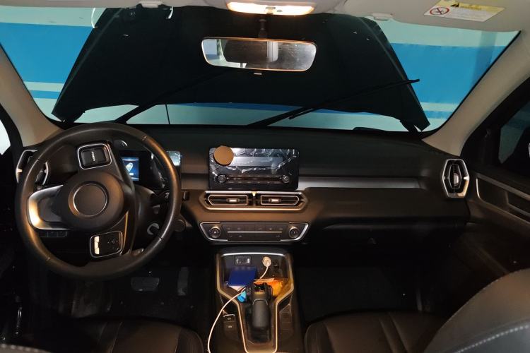 Used Great Wall King Kong Poer 2024 2.0T Automatic Diesel Two-Wheel-Drive Elite Flatbed Center Console