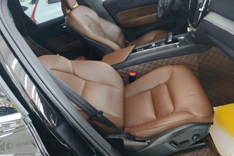 Used Volvo XC60 2022 B5 4x4 Zhiyi Luxury Edition