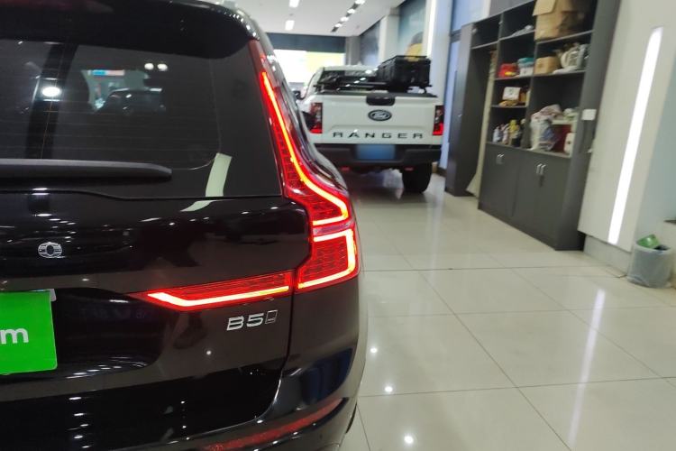 Used Volvo XC60 2023 B5 4x4 Smart Luxury Edition Right Rear Taillight