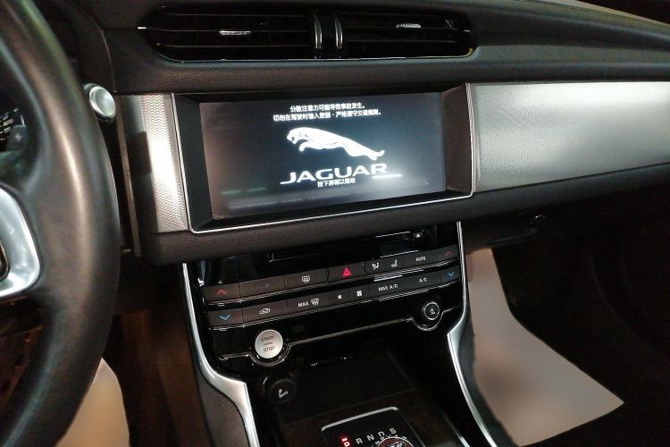 Used Jaguar XFL 2018 XFL 2.0T 250 PS Luxury Edition