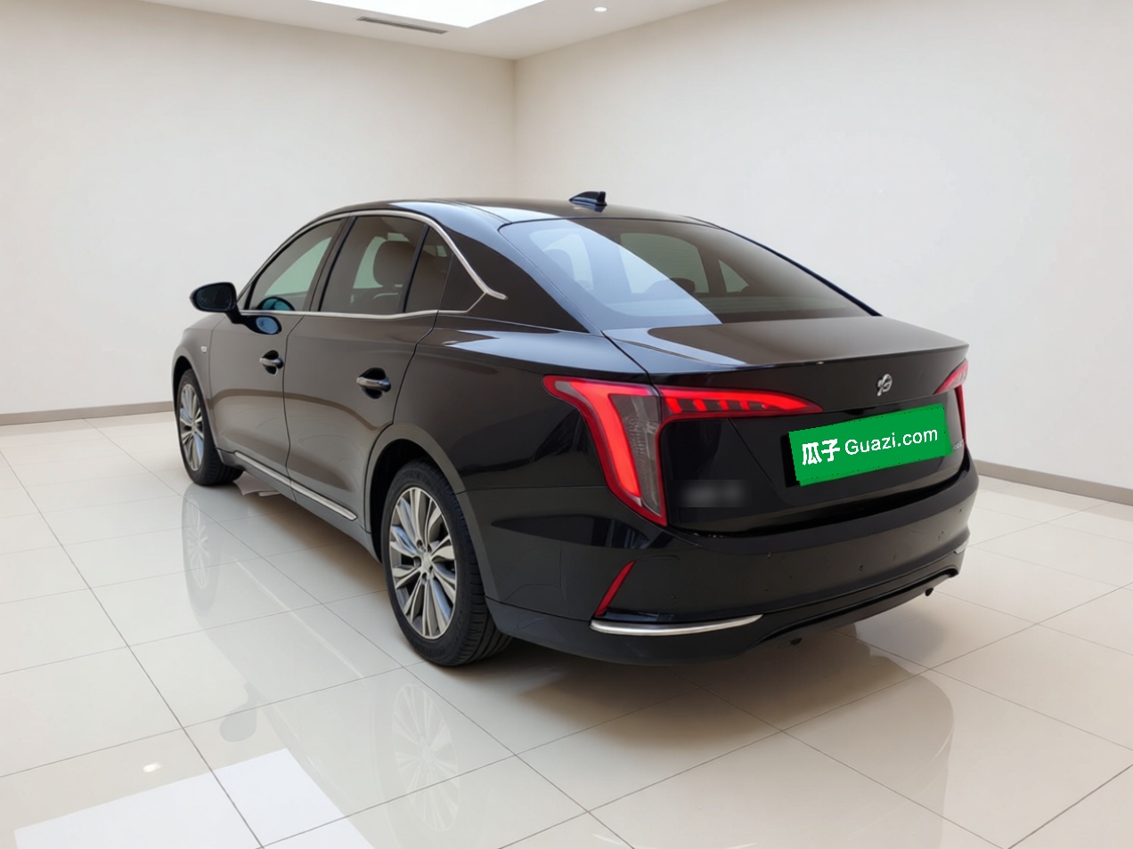 Hongqi E-QM5 2022 431 km Charge & Enjoy Edition — снимка 4