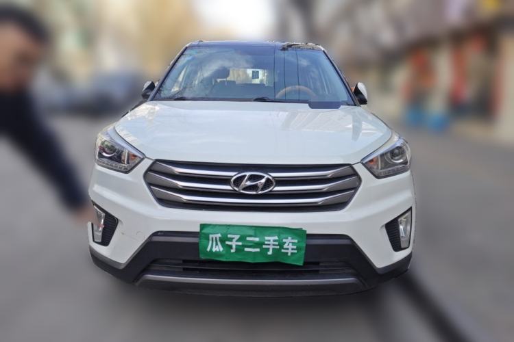 Used Hyundai ix25 2015 1.6L Automatic Two-Wheel-Drive Deluxe DLX Model
