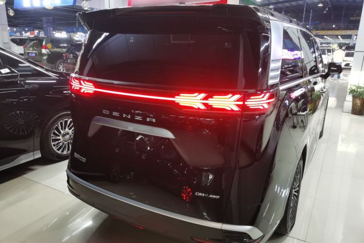 Used Denza D9 2022 DM-i 970 Four-Wheel Drive Flagship Model Rear Right 45 Deg