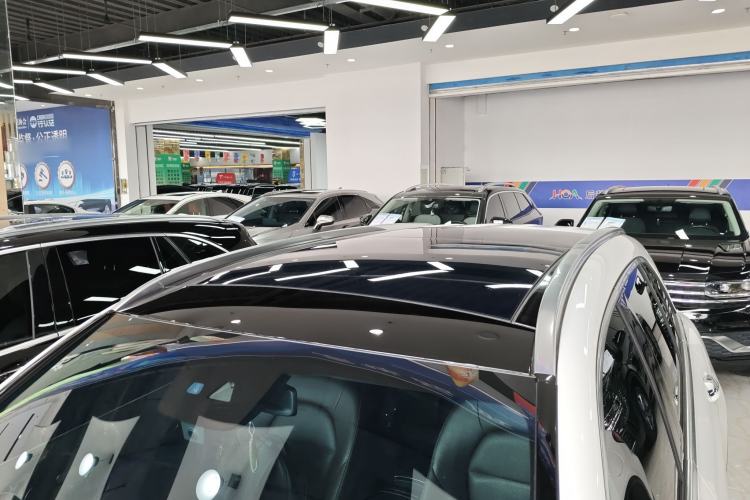 Used Mercedes-Benz GLC 2020 Facelift GLC 300 L 4MATIC Dynamic Edition Roof