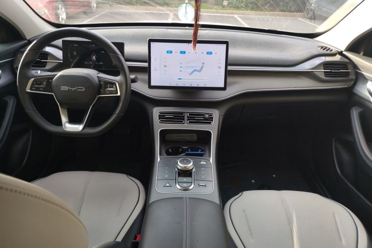 Used BYD Destroyer 05 2024 HONOR Edition DM-i 55KM Luxury Model Center Console