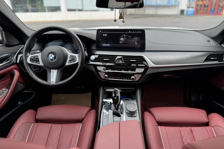 Used BMW 5 Series New Energy 2021 535Le Pioneer Edition M Sport Package Interior 3