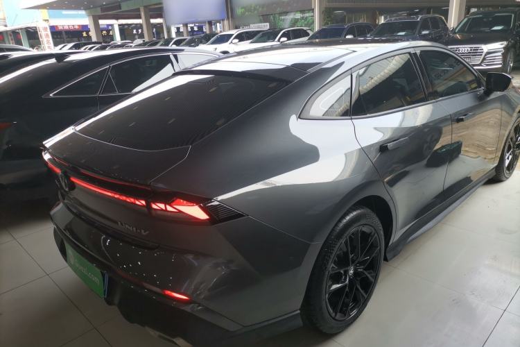 Used CHANGAN UNI-V 2024 1.5T Prestige Edition
