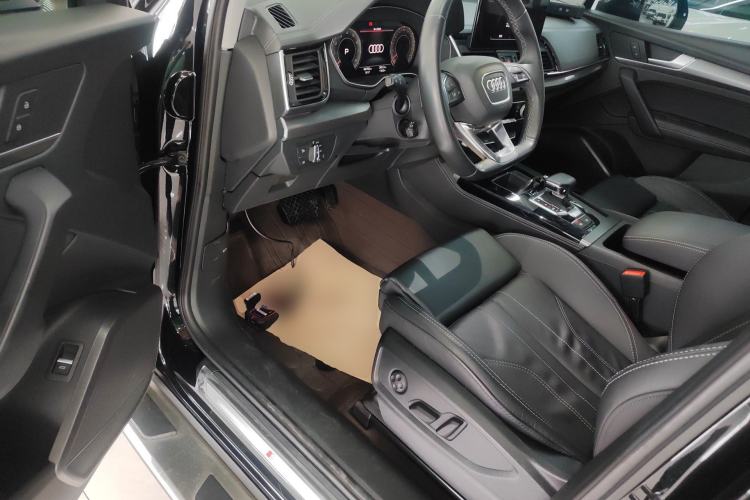 Used Audi Q5L 2022 40T Fashionable and Dynamic Model Driver Seat