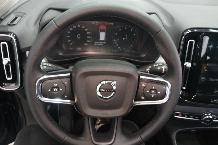 Used Volvo XC40 2022 T4 Four-Wheel Drive Smart & Stylish Edition