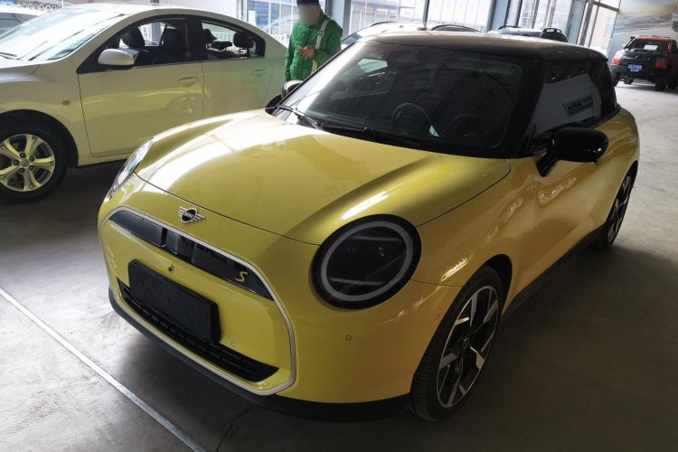 Used MINI Electric COOPER 2024 452km COOPER SE Artist