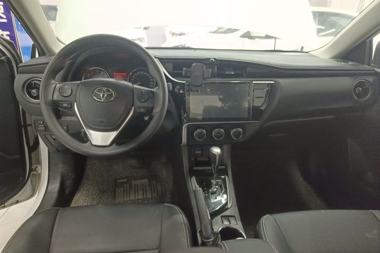 Used Toyota Corolla 2017 Revised Version 1.2T S-CVT GL-i Center Console