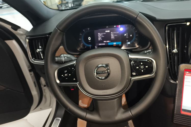 Used Volvo V90 2024 Cross Country B5 AWD Prestige Edition