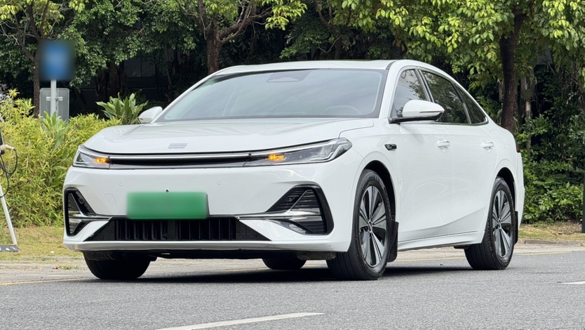 Geely Galaxy A7 2025 Model EM-i 150km Long-Distance Edition — снимка 12