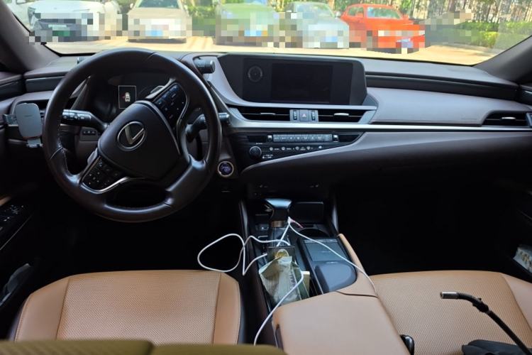 Used Lexus ES 2020 300h Premier Edition