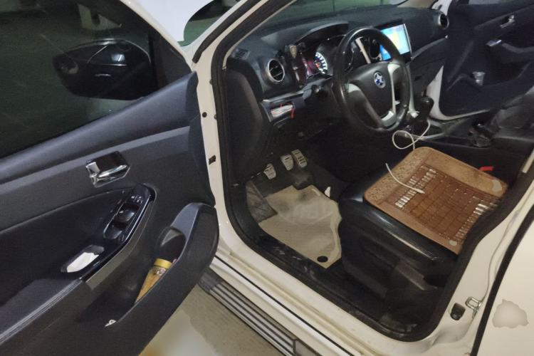 Used Venucia T70 2016 1.6L Manual Ruixing Edition Driver Seat