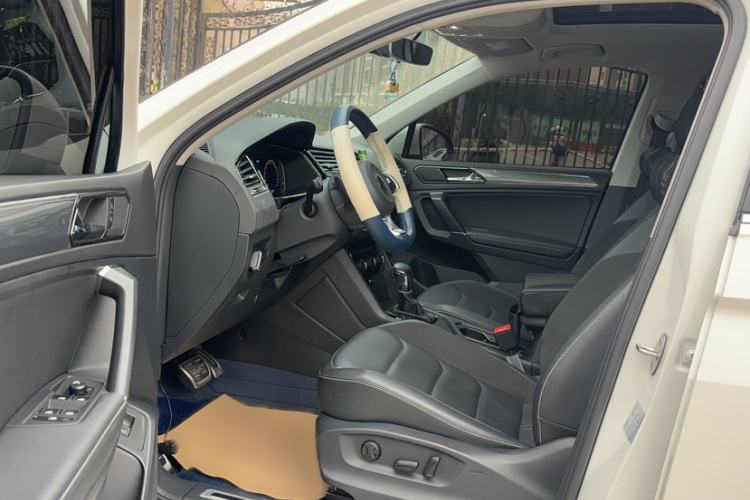 Used Volkswagen Tiguan L 2021 330TSI Automatic Two-Wheel Drive R-Line Enhanced Edition
